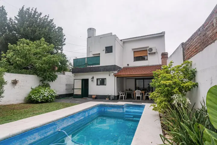 Casa de 4 dormitorios en Llavallol, foto 1