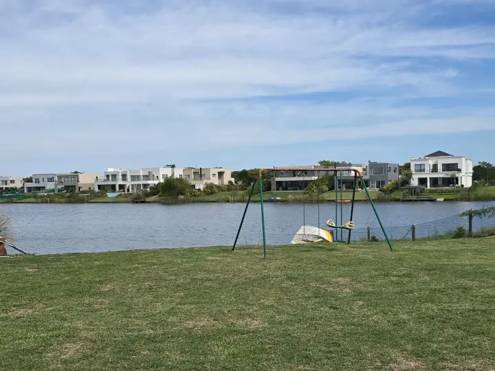 Lote de 797 m² en Puertos del Lago, Escobar, foto 1