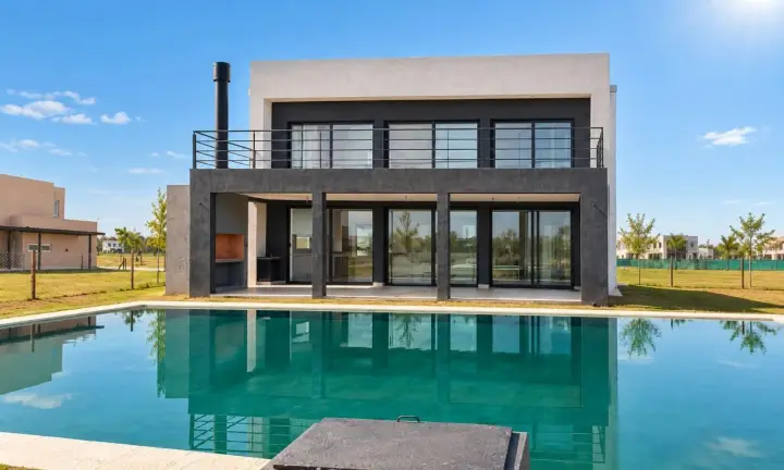 Casa de 3 dormitorios en Puertos del Lago, Escobar, foto 1