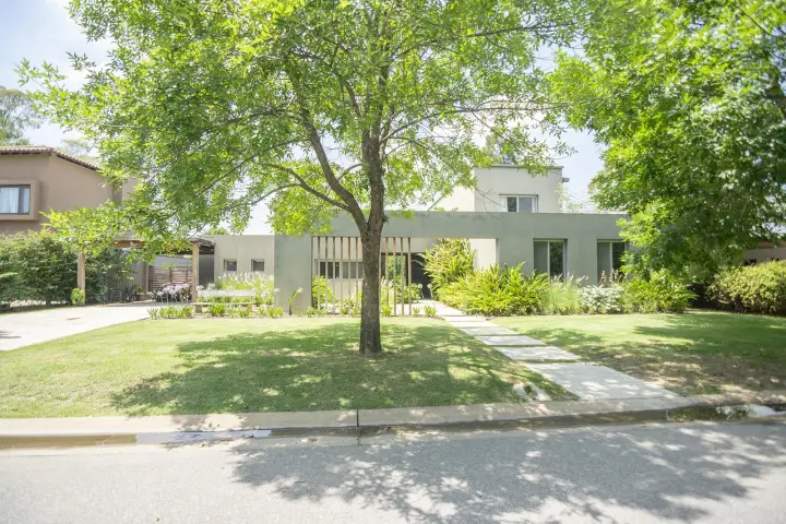 Casa de 4 dormitorios en El Encuentro, Tigre, foto 1