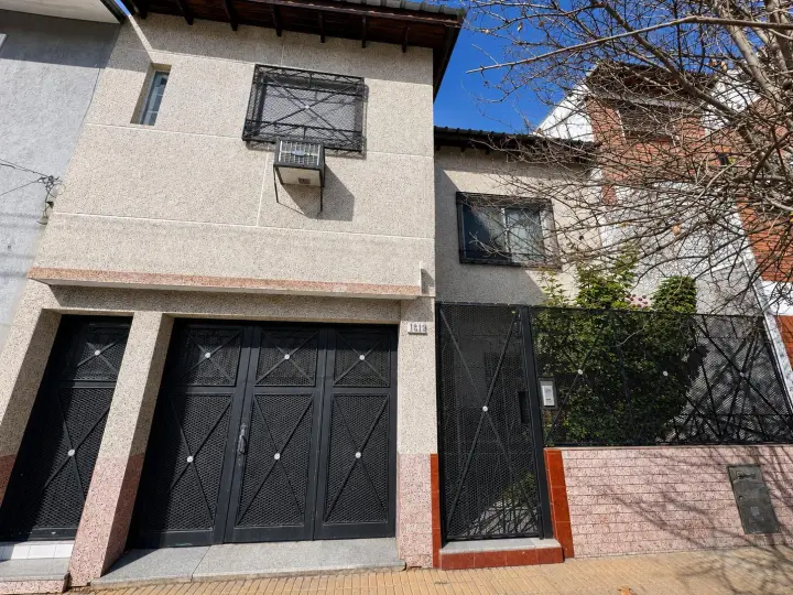 Casa de 3 dormitorios en Piñeyro, foto 1