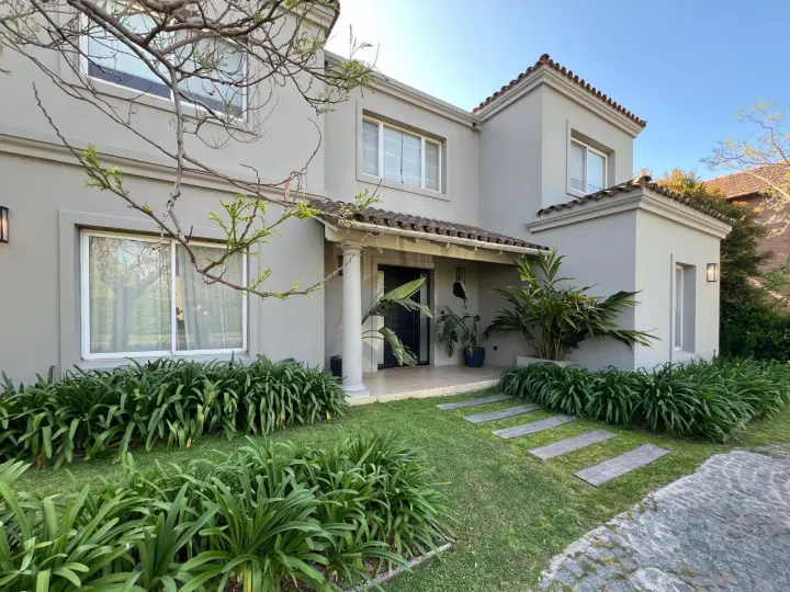 Casa de 3 dormitorios en Santa Bárbara, Tigre, foto 1