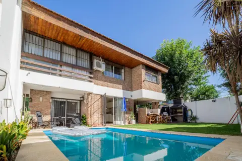 Casa de 3 dormitorios en La Horqueta, San Isidro