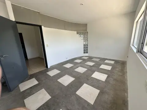 Oficina de 52 m² en Pilar