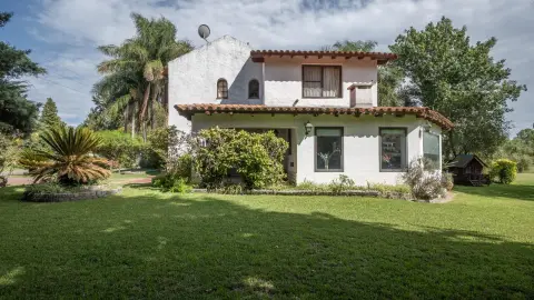 Casa de 5 dormitorios en Pilar, barrio cerrado