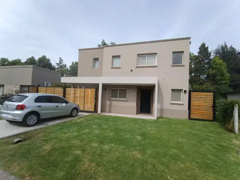 Casa de 3 dormitorios en El Portal, Pilar