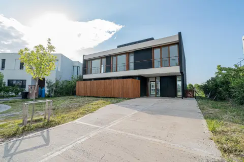 Casa de 5 dormitorios en Villanueva, Tigre