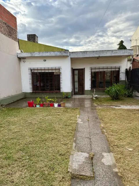 Casa de 2 dormitorios en Berazategui