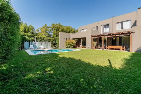 Casa de 4 dormitorios en Nordelta, Tigre