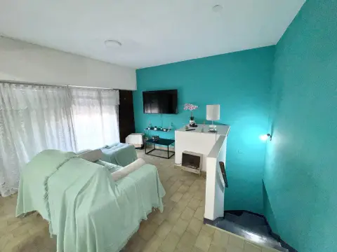 Casa de 6 dormitorios en Lanús
