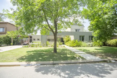 Casa de 4 dormitorios en El Encuentro, Tigre