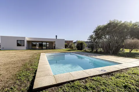 Casa de 4 dormitorios en San Sebastián, Escobar